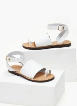 Σανδάλια δερμάτινα με φαρδιά φάσα Estil - Λευκό -The Fashion Project Κατάστημα dermatina estil flat pedila me fardia fasa 105151 h37i
