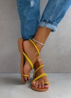 Σανδάλια δερμάτινα με Strass λουράκια Estil - Κίτρινο 8 Σανδάλια δερμάτινα με Strass λουράκια Estil - Κίτρινο -The Fashion Project Κατάστημα dermatina estil sandalia me strass lourakia 104695 hgu0