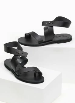 Σανδάλια δερμάτινα με ιδιαίτερο κούμπωμα Iris - Μαύρο 3 Σανδάλια δερμάτινα με ιδιαίτερο κούμπωμα Iris - Μαύρο -The Fashion Project Κατάστημα dermatina isia pedila me idiaitero koumpwma 91018 w4w3