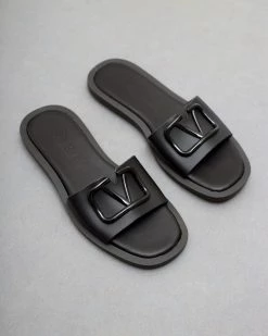 Σανδάλια δερμάτινα με αγκράφα Iris - Μαύρο