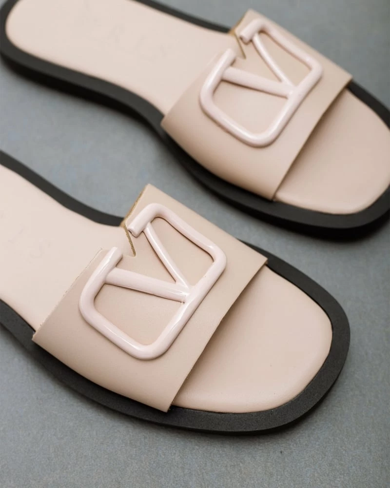 Σανδάλια δερμάτινα με αγκράφα Iris - Nude Σανδάλια δερμάτινα με αγκράφα Iris - Nude -The Fashion Project Κατάστημα dermatina isia pedila me malaki sola 93878 3uck