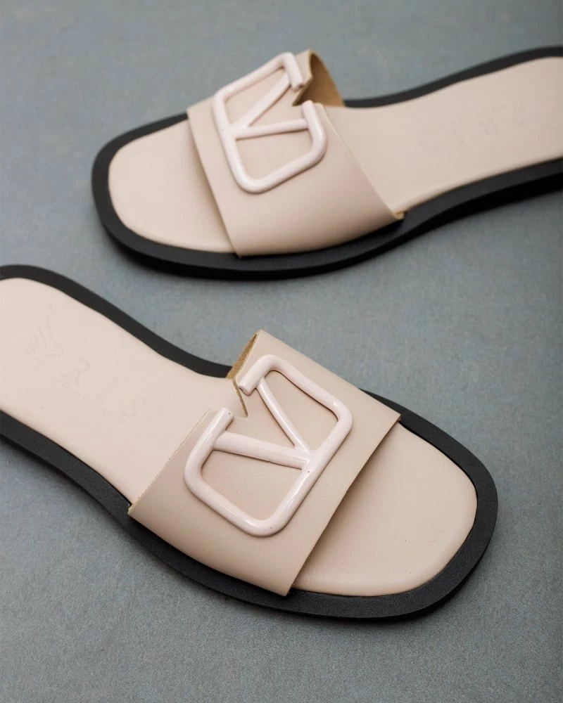 Σανδάλια δερμάτινα με αγκράφα Iris - Nude Σανδάλια δερμάτινα με αγκράφα Iris - Nude -The Fashion Project Κατάστημα dermatina isia pedila me malaki sola 93878 gdn7