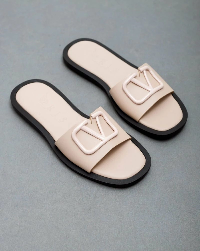 Σανδάλια δερμάτινα με αγκράφα Iris - Nude Σανδάλια δερμάτινα με αγκράφα Iris - Nude -The Fashion Project Κατάστημα dermatina isia pedila me malaki sola 93878 kt4m