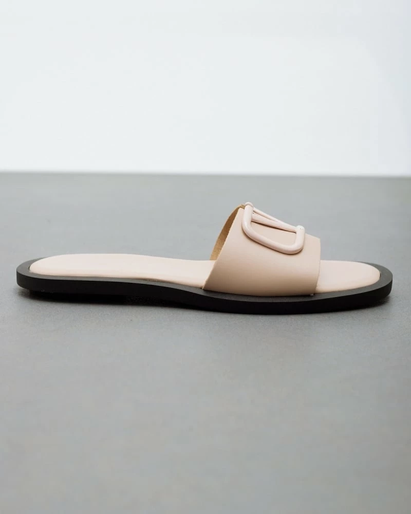 Σανδάλια δερμάτινα με αγκράφα Iris - Nude Σανδάλια δερμάτινα με αγκράφα Iris - Nude -The Fashion Project Κατάστημα dermatina isia pedila me malaki sola 93878 o2vz