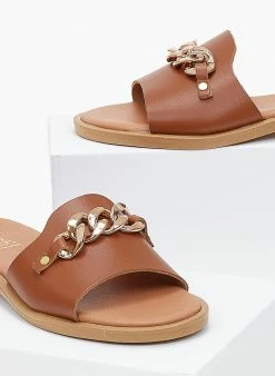 Σανδάλια δερμάτινα με αλυσίδα Estil - Ταμπά -The Fashion Project Κατάστημα dermatina sandalia estil me alusida 100803 hd4v