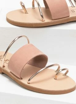 Σανδάλια δερμάτινα με μεταλλικό χρώμα στα λουράκια Iris - Ροζ -The Fashion Project Κατάστημα dermatina sandalia me metalliko xrwma sta lourakia 90950 0rbv