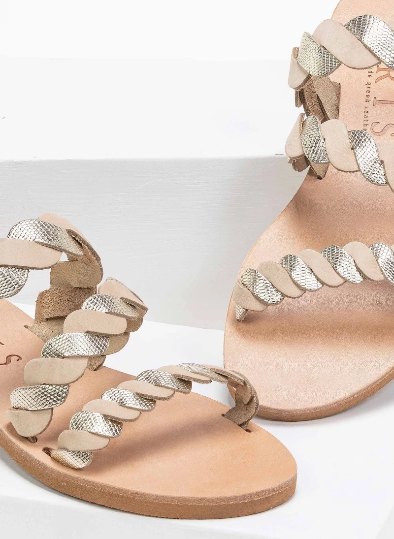 Σανδάλια δερμάτινα με πλεγμένα λουράκια Iris - Ζαχαρί Σανδάλια δερμάτινα με πλεγμένα λουράκια Iris - Ζαχαρί -The Fashion Project Κατάστημα dermatina sandalia me plegmena lourakia 90615