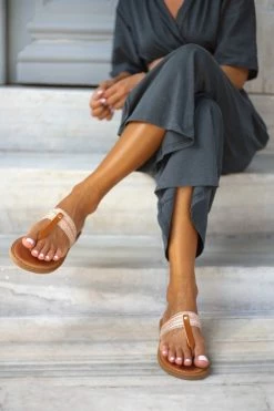 Σανδάλια δερμάτινα με σχέδιο στη φάσα Estil - Χαλκός 6 Σανδάλια δερμάτινα με σχέδιο στη φάσα Estil - Χαλκός -The Fashion Project Κατάστημα estil dermatina boho sandalia 91457 0ust