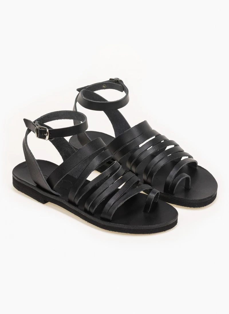 Σανδάλια δερμάτινα με λεπτά λουράκια estil - Μαύρο Σανδάλια δερμάτινα με λεπτά λουράκια Estil - Μαύρο -The Fashion Project Κατάστημα estil dermatina isia pedila me lepta lourakia 92583 4278