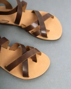 Πέδιλα δερμάτινα Crossover Estil - Καφέ -The Fashion Project Κατάστημα estil dermatina isia pedila me xiasti sxedio 93565 llbl