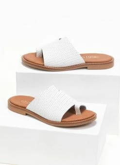 Σανδάλια δερμάτινα με ανάγλυφο σχέδιο Estil - Λευκό -The Fashion Project Κατάστημα estil dermatina sandalia me anaglufo sxedio 90798 xvsh