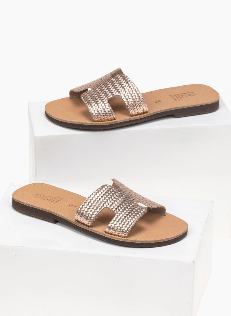 Σανδάλια δερμάτινα με ανάγλυφο σχέδιο estil - Χαλκός Σανδάλια δερμάτινα με ανάγλυφο σχέδιο Estil - Χαλκός -The Fashion Project Κατάστημα estil dermatina sandalia me anaglufo sxedio 92108 bjgk