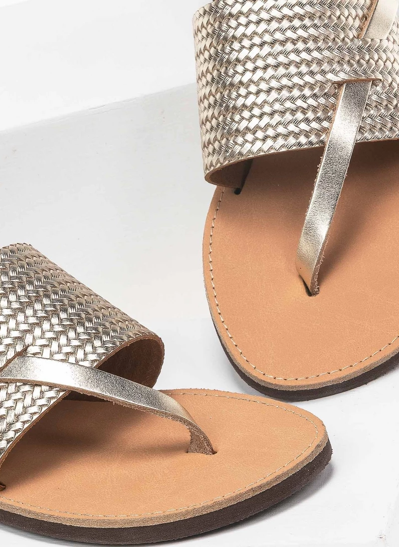 Σανδάλια δερμάτινα με ανάγλυφο pattern estil - Χρυσό Σανδάλια δερμάτινα με ανάγλυφο Pattern Estil - Χρυσό -The Fashion Project Κατάστημα estil dermatina sandalia me anaglufo sxedio psatha 91764 25wk