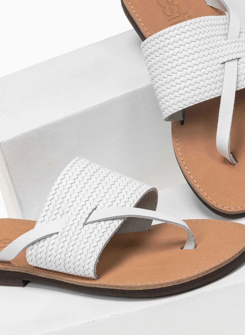 Σανδάλια δερμάτινα με ανάγλυφο pattern estil - Λευκό Σανδάλια δερμάτινα με ανάγλυφο Pattern Estil - Λευκό -The Fashion Project Κατάστημα estil dermatina sandalia me anaglufo sxedio psatha 91765