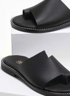 Σανδάλια δερμάτινα με άνισο τελείωμα Estil - Μαύρο -The Fashion Project Κατάστημα estil dermatina sandalia me aniso teleiwma 90231 uiat