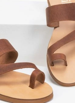 Σανδάλια δερμάτινα με άνοιγμα στο πλάι Estil - Ταμπά -The Fashion Project Κατάστημα estil dermatina sandalia me anoigma sto plai 91435 gnio