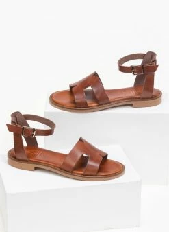 Σανδάλια δερμάτινα με ανοίγματα Estil - Ταμπά 4 Σανδάλια δερμάτινα με ανοίγματα Estil - Ταμπά -The Fashion Project Κατάστημα estil dermatina sandalia me anoigmata sti fasa 91241 8xii