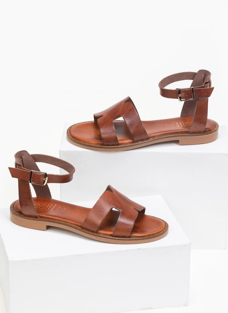 Σανδάλια δερμάτινα με ανοίγματα estil - Ταμπά Σανδάλια δερμάτινα με ανοίγματα Estil - Ταμπά -The Fashion Project Κατάστημα estil dermatina sandalia me anoigmata sti fasa 91241