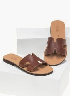 Σανδάλια δερμάτινα με άνοιγμα Estil - Ταμπά -The Fashion Project Κατάστημα estil dermatina sandalia me anoigmata sto plai 91735 386c