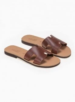 Σανδάλια δερμάτινα με άνοιγμα Estil - Ταμπά -The Fashion Project Κατάστημα estil dermatina sandalia me anoigmata sto plai 91735 8d0d