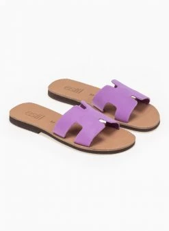Σανδάλια δερμάτινα με άνοιγμα Estil - Λιλά 4 Σανδάλια δερμάτινα με άνοιγμα Estil - Λιλά -The Fashion Project Κατάστημα estil dermatina sandalia me anoigmata sto plai 91737 mb9m