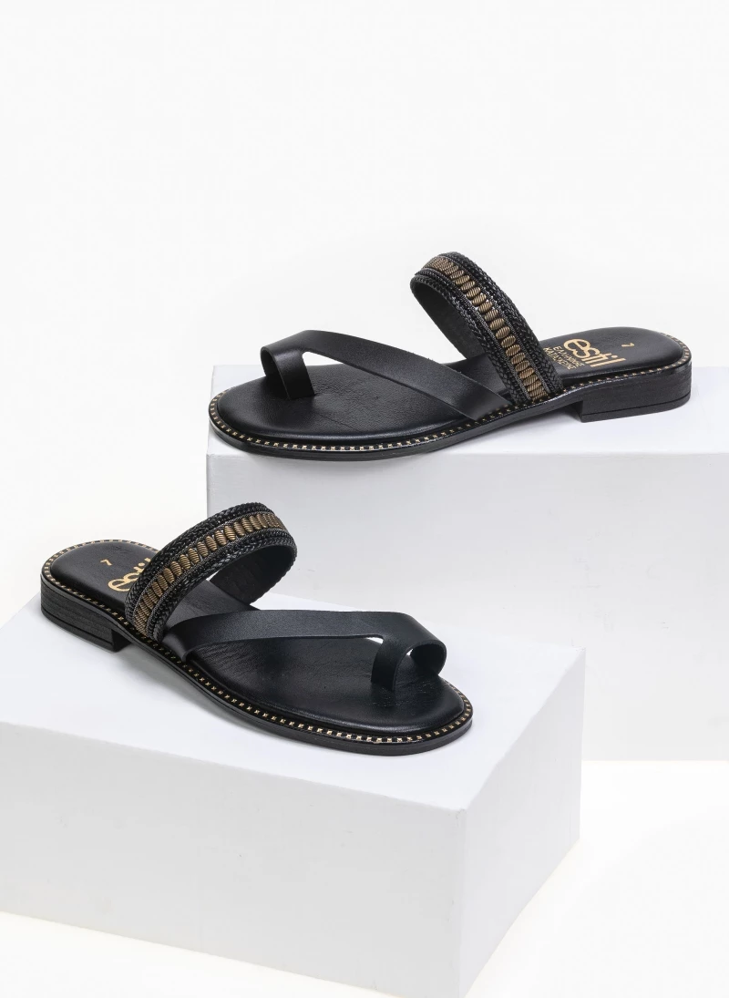 Σανδάλια δερμάτινα με μεταλλικά στοιχεία estil - Μαύρο Σανδάλια δερμάτινα με μεταλλικά στοιχεία Estil - Μαύρο -The Fashion Project Κατάστημα estil dermatina sandalia me boho fasa 89684 rfsm