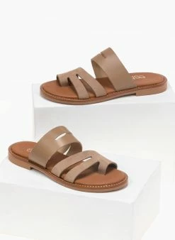 Σανδάλια δερμάτινα ανοίγματα στη φάσα Estil - Μπεζ 4 Σανδάλια δερμάτινα ανοίγματα στη φάσα Estil - Μπεζ -The Fashion Project Κατάστημα estil dermatina sandalia me duo fases kai anoigmat 91895 xlcw