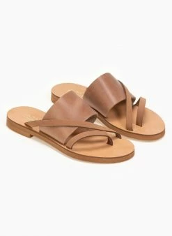 Σανδάλια δερμάτινα με φαρδιά φάσα Estil - Πούρο