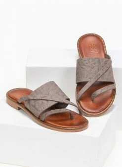 Σανδάλια δερμάτινα με φάσα και λουράκια Estil - Τάουπε 4 Σανδάλια δερμάτινα με φάσα και λουράκια Estil - Τάουπε -The Fashion Project Κατάστημα estil dermatina sandalia me fasa kai lourakia 91201 ard9