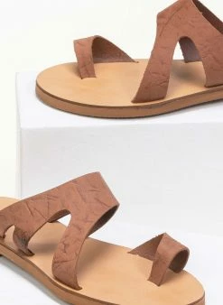Σανδάλια δερμάτινα με ανοίγματα Estil - Ταμπά -The Fashion Project Κατάστημα estil dermatina sandalia me idiaitera anoigmata 91371 2iw0