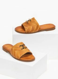 Σανδάλια δερμάτινα με καπιτονέ φάσα Estil - Μουσταρδί 3 Σανδάλια δερμάτινα με καπιτονέ φάσα Estil - Μουσταρδί -The Fashion Project Κατάστημα estil dermatina sandalia me kapitone fasa 92562 awzs