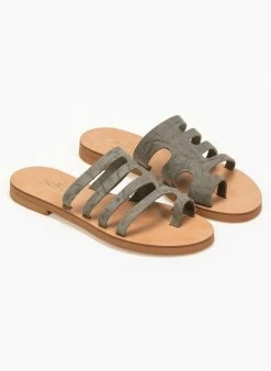 Σανδάλια δερμάτινα με λουράκια Estil - Λαδί 4 Σανδάλια δερμάτινα με λουράκια Estil - Λαδί -The Fashion Project Κατάστημα estil dermatina sandalia me lepta lourakia 91227 hg2j