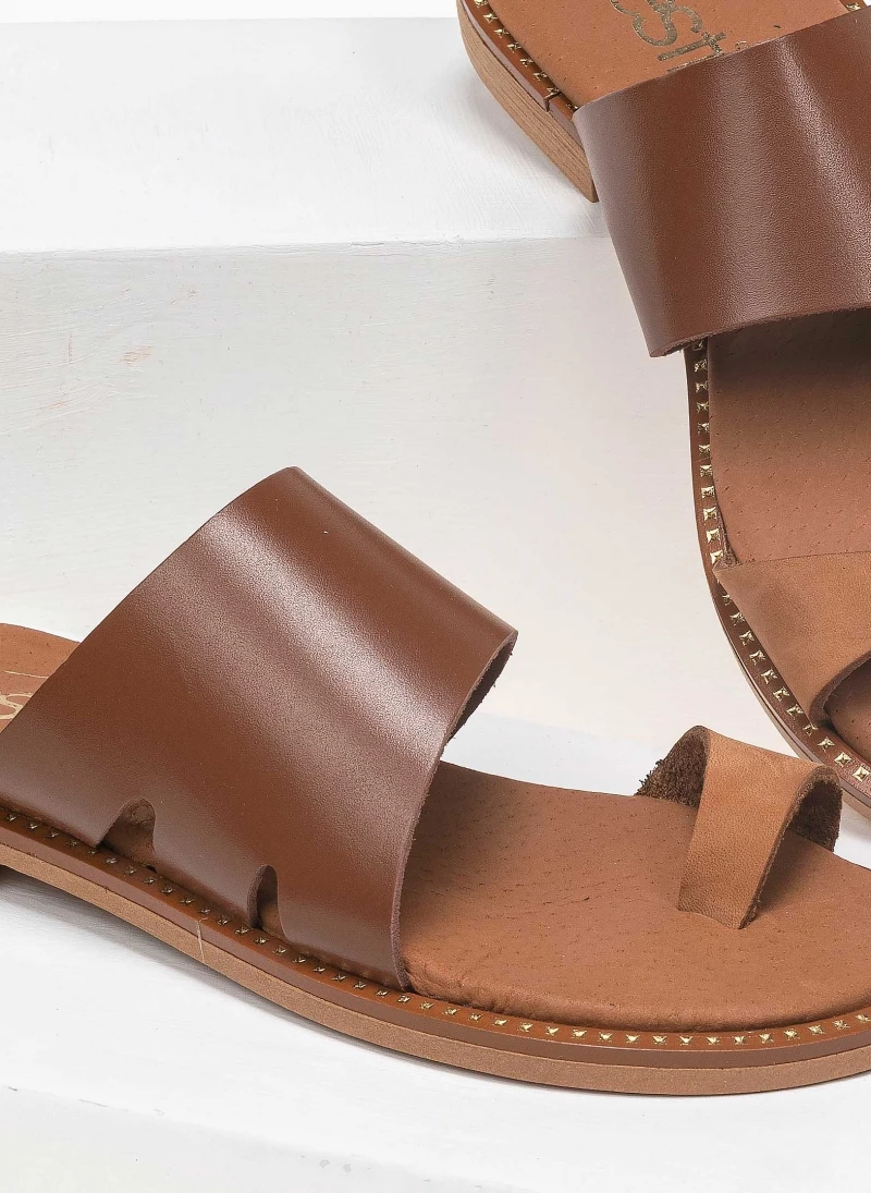 Σανδάλια Estil δερμάτινα με λοξή φάσα - Ταμπά The Fashion Project Σανδάλια Estil δερμάτινα με λοξή φάσα - Ταμπά -The Fashion Project Κατάστημα estil dermatina sandalia me loksi fasa 91885 z339