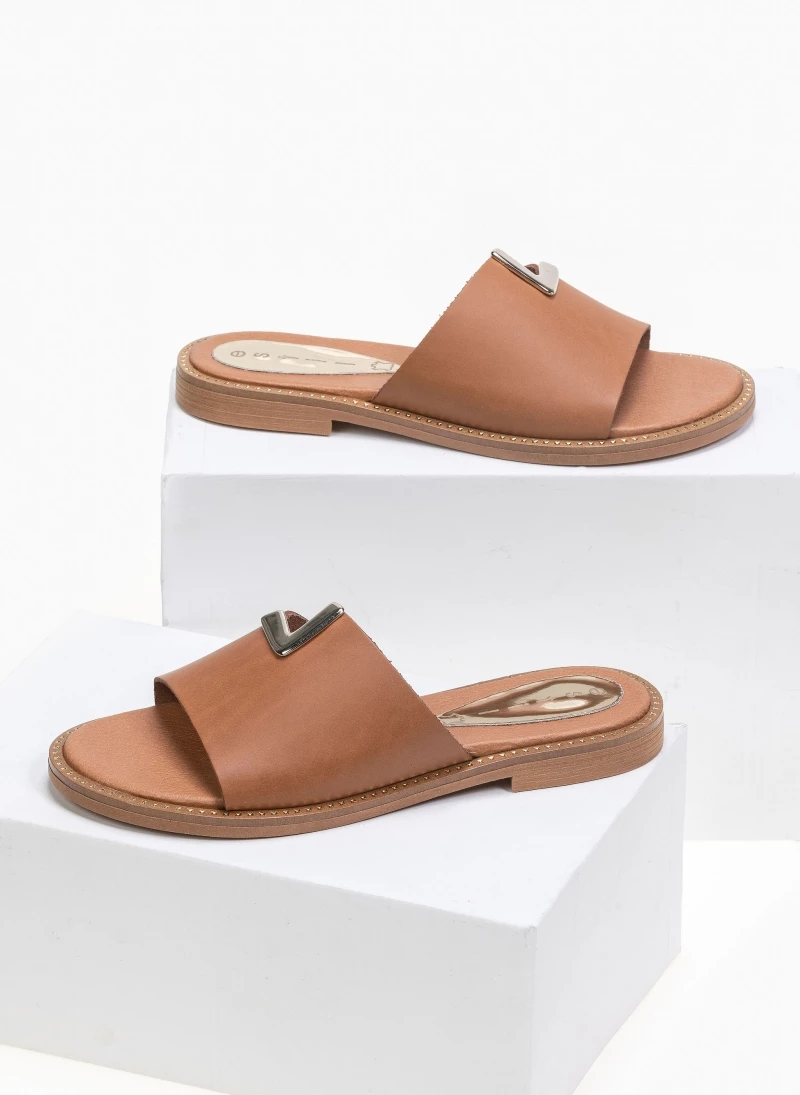 Σανδάλια δερμάτινα με μέταλλο Estil - Caramel - Image 2