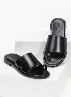 Σανδάλια δερμάτινα με μικρά ανοίγματα Estil - Μαύρο 4 Σανδάλια δερμάτινα με μικρά ανοίγματα Estil - Μαύρο -The Fashion Project Κατάστημα estil dermatina sandalia me mikra anoigmata 91181 0l3k