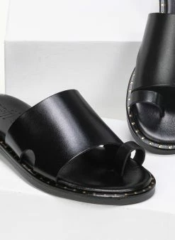 Σανδάλια δερμάτινα με μικρά ανοίγματα Estil - Μαύρο 3 Σανδάλια δερμάτινα με μικρά ανοίγματα Estil - Μαύρο -The Fashion Project Κατάστημα estil dermatina sandalia me mikra anoigmata 91181 9h7u