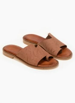 Σανδάλια δερμάτινα με Pattern τσαλακωτό Estil - Ταμπά 4 Σανδάλια δερμάτινα με Pattern τσαλακωτό Estil - Ταμπά -The Fashion Project Κατάστημα estil dermatina sandalia me pattern tsalakwto 91409 wn28