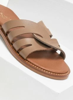 Σανδάλια δερμάτινα με περαστές φάσες Estil - Μπεζ -The Fashion Project Κατάστημα estil dermatina sandalia me perastes fases 91163 d1y1