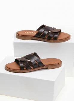 Σανδάλια δερμάτινα με περαστές φάσες Estil - Καφέ 3 Σανδάλια δερμάτινα με περαστές φάσες Estil - Καφέ -The Fashion Project Κατάστημα estil dermatina sandalia me perastes fases 91166 kk6g