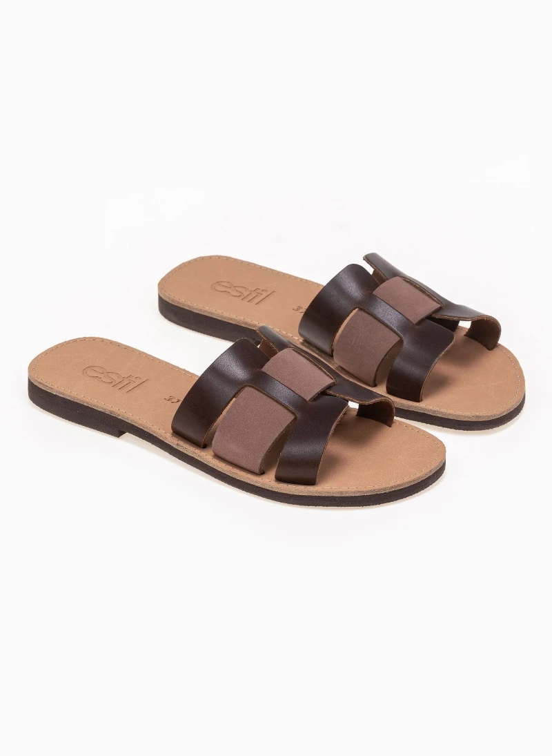 Σανδάλια δερμάτινα με περαστή φάσα estil - Καφέ Σανδάλια δερμάτινα με περαστή φάσα Estil - Καφέ -The Fashion Project Κατάστημα estil dermatina sandalia me perasti fasa 91752 jpof