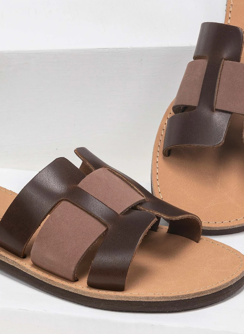 Σανδάλια δερμάτινα με περαστή φάσα estil - Καφέ Σανδάλια δερμάτινα με περαστή φάσα Estil - Καφέ -The Fashion Project Κατάστημα estil dermatina sandalia me perasti fasa 91752 w19y