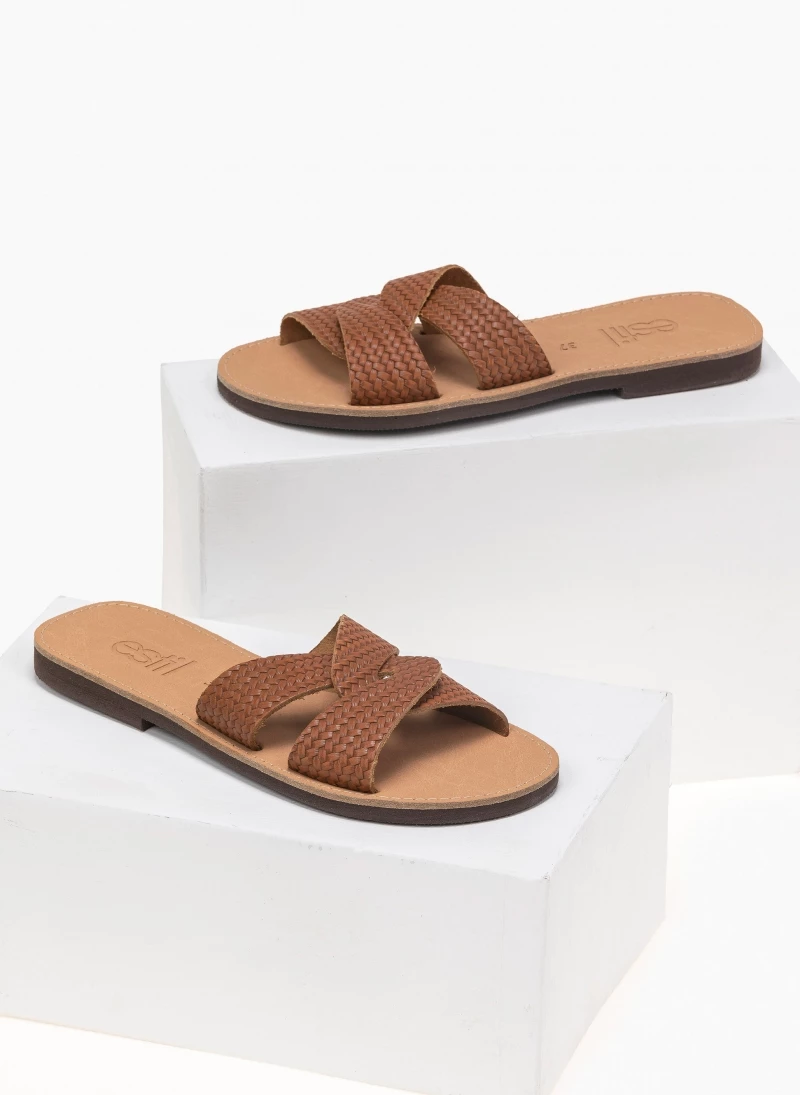 Σανδάλια δερμάτινα με σχέδιο ψάθα estil - Ταμπά Σανδάλια δερμάτινα με σχέδιο ψάθα Estil - Ταμπά -The Fashion Project Κατάστημα estil dermatina sandalia me sxedio psatha 91778 ehy5