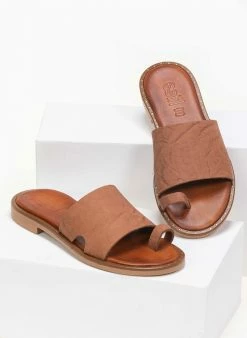 Σανδάλια δερμάτινα με τσαλακωτό δέρμα Estil - Ταμπά -The Fashion Project Κατάστημα estil dermatina sandalia me tsalakwto derma 91188 tbz5