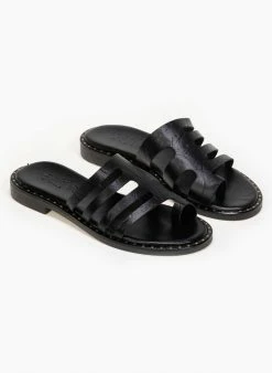 Σανδάλια δερμάτινα με τσαλακωτό Pattern Estil - Μαύρο