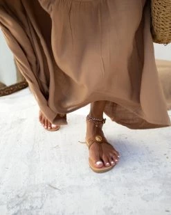 Σανδάλια δερμάτινα με μπαρέτα Iris - Καφέ 6 Σανδάλια δερμάτινα με μπαρέτα Iris - Καφέ -The Fashion Project Κατάστημα flat dermatina pedila me mpareta 90608 xtda