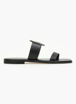 Σανδάλια δερμάτινα με αγκράφα Iris - Μαύρο -The Fashion Project Κατάστημα flat dermatina sandalia me v metalliko diakosmitik 90954 t37w