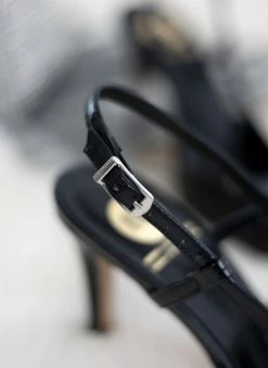 Γόβες λουστρίνι με δέσιμο στο πλάι Tfp - Μαύρο -The Fashion Project Κατάστημα goves loustrini me desimo sto plai tfp 109944 cjpr