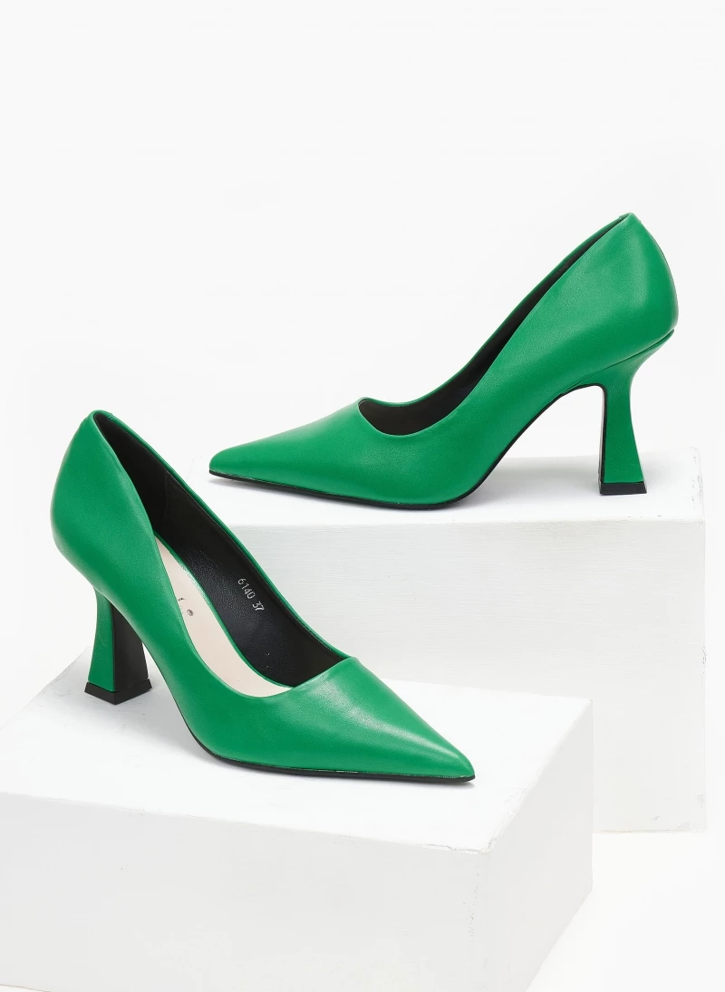 Γόβες μυτερές με ιδιαίτερο τακούνι - Πράσινο The Fashion Project Γόβες μυτερές με ιδιαίτερο τακούνι - Πράσινο -The Fashion Project Κατάστημα goves muteres me idiaitero takouni 110682 o692