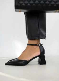 The Fashion Project Γόβες μυτερές με μπαρέτα - Μαύρο