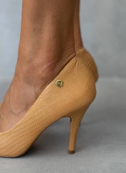 Γόβες μυτερές με Pattern VIZZANO 1184.1101 - Κάμελ -The Fashion Project Κατάστημα goves muteres me pattern vizzano 11841101 106465 swox